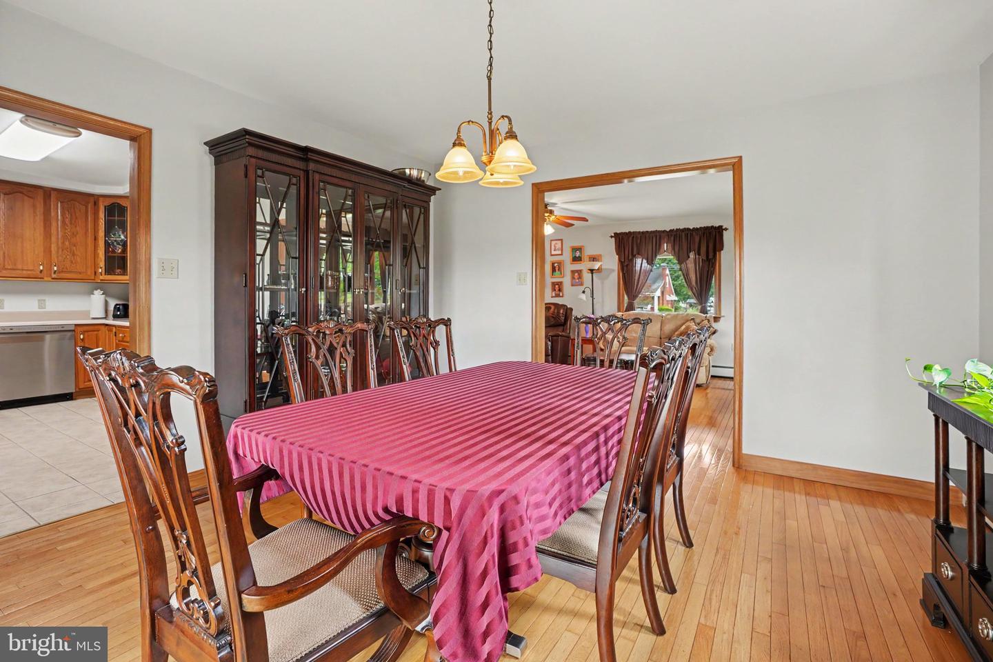 924 W Trindle Road Property Photo 17
