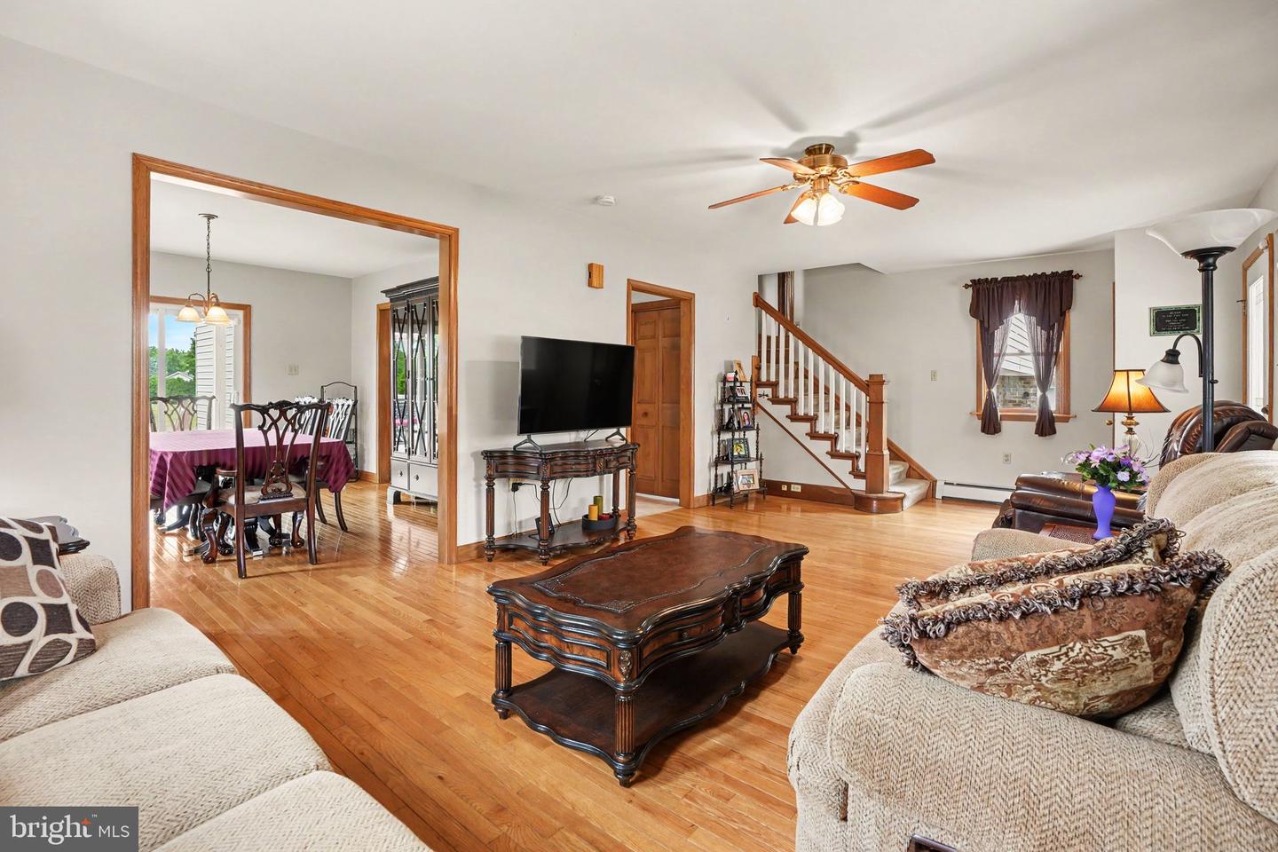 924 W Trindle Road Property Photo 19