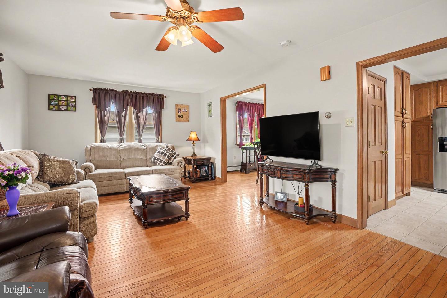 924 W Trindle Road Property Photo 20