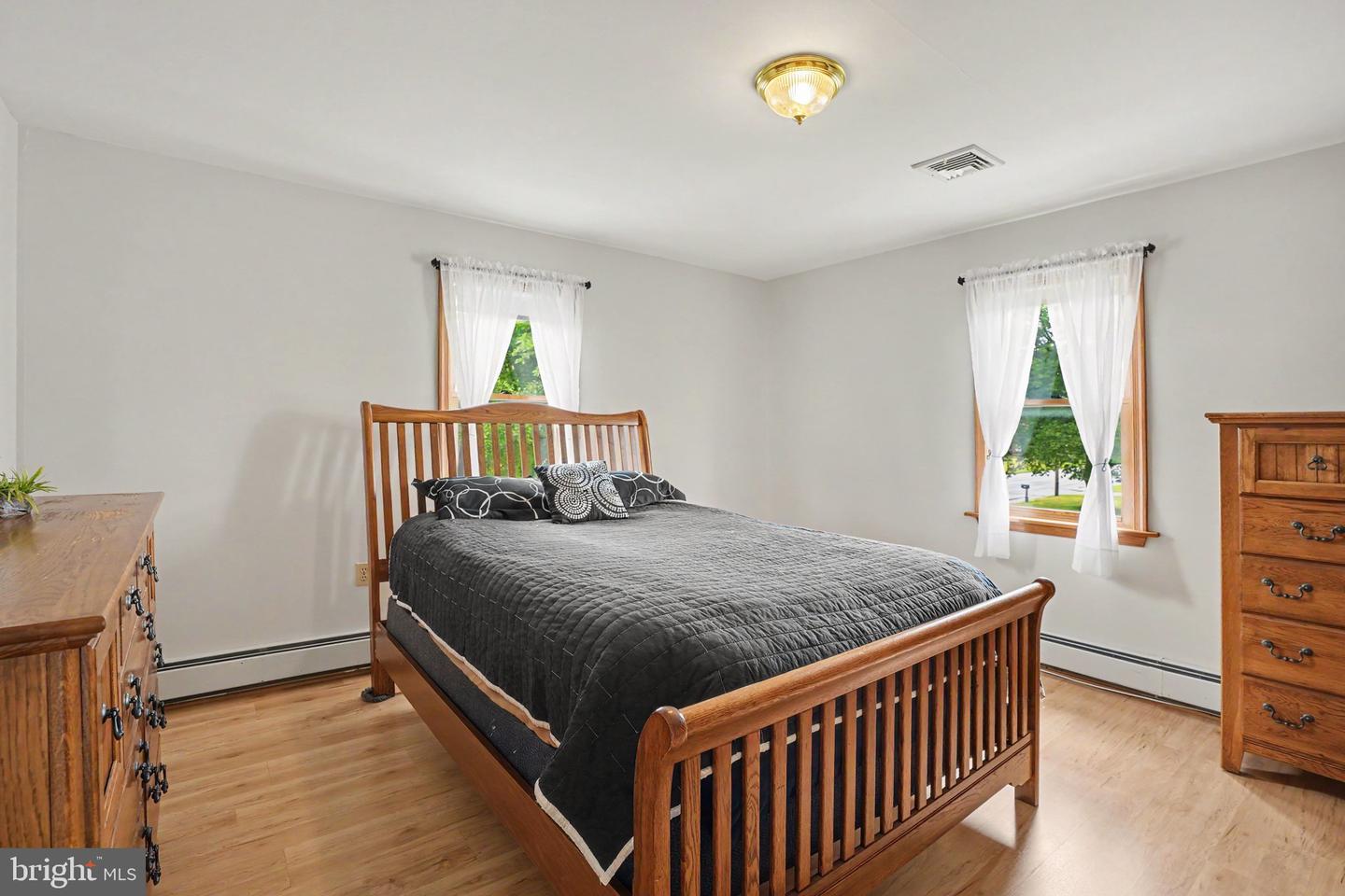 924 W Trindle Road Property Photo 27