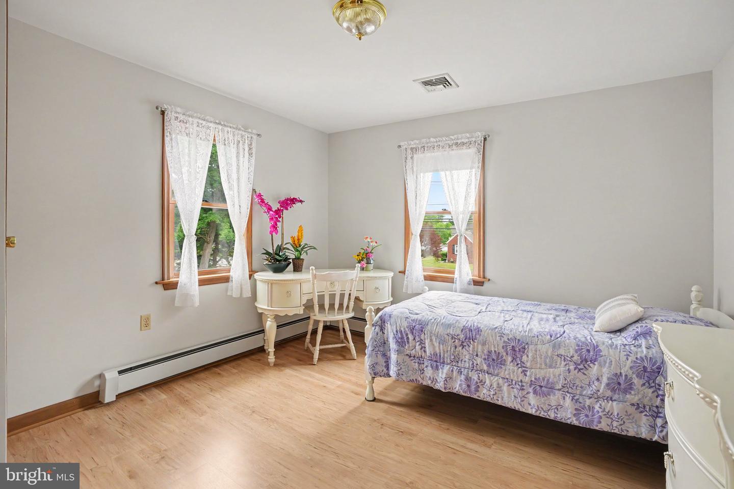 924 W Trindle Road Property Photo 30