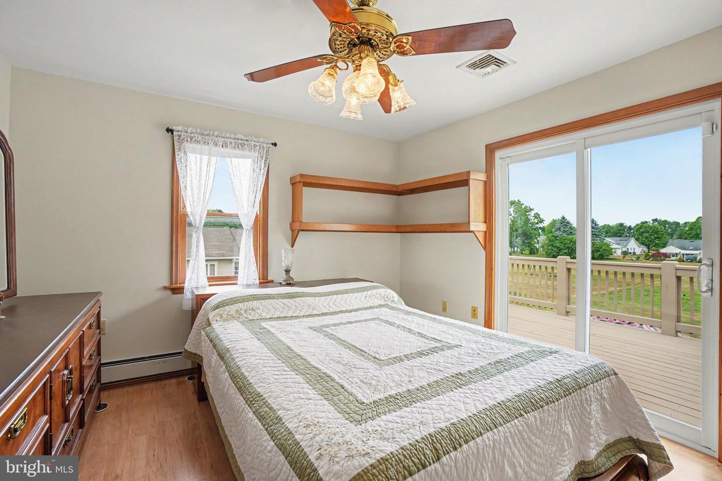 924 W Trindle Road Property Photo 32