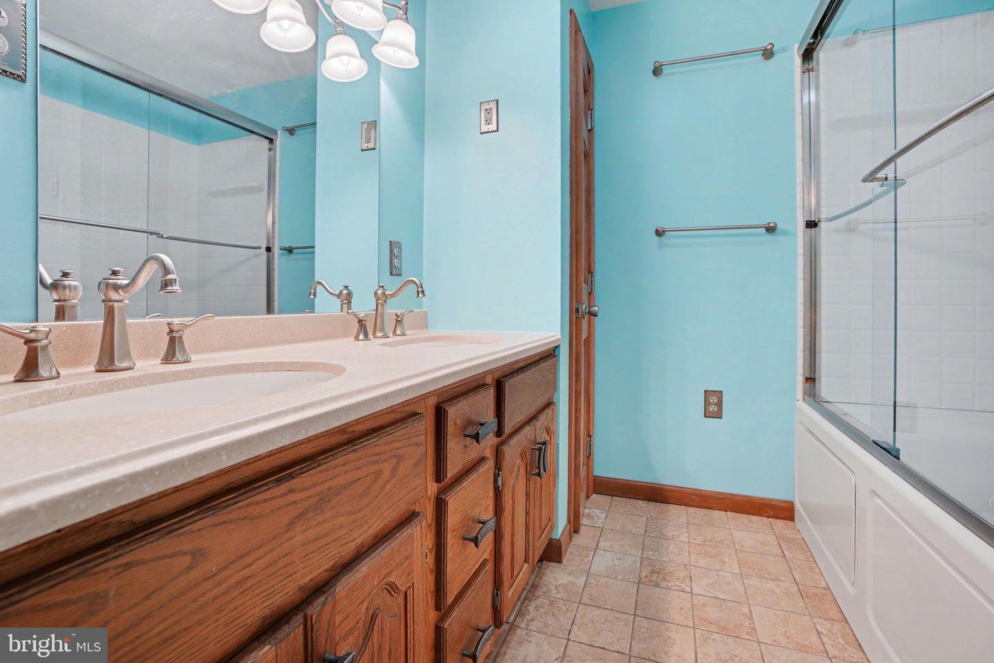 924 W Trindle Road Property Photo 38