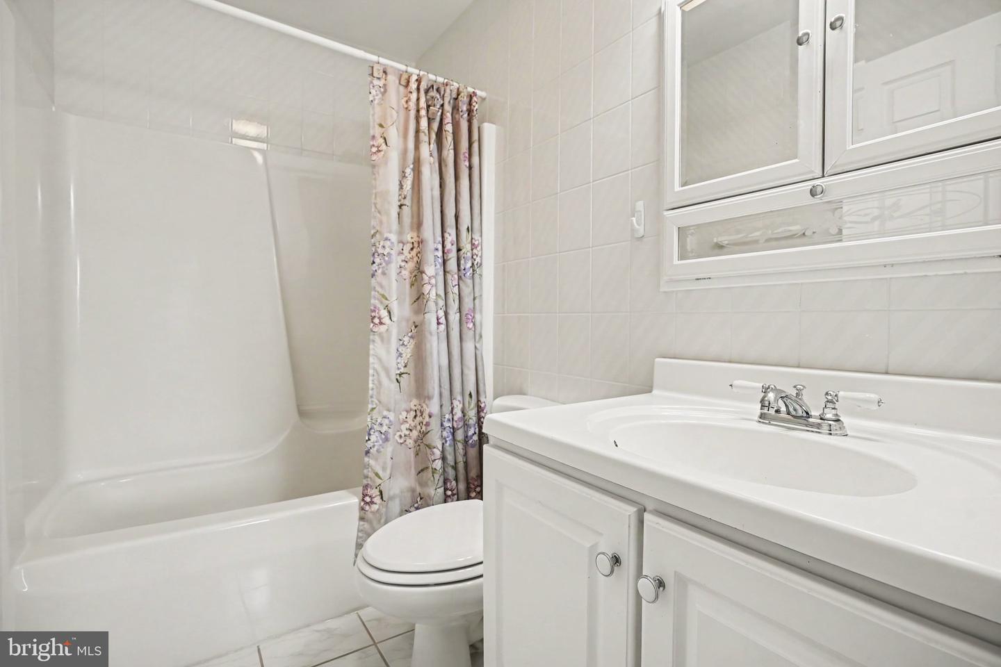 924 W Trindle Road Property Photo 45