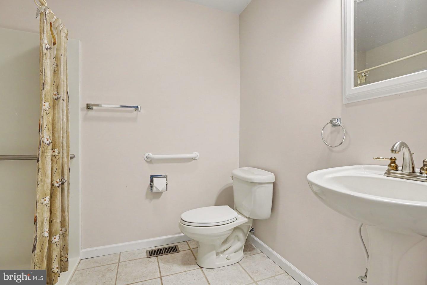 924 W Trindle Road Property Photo 46