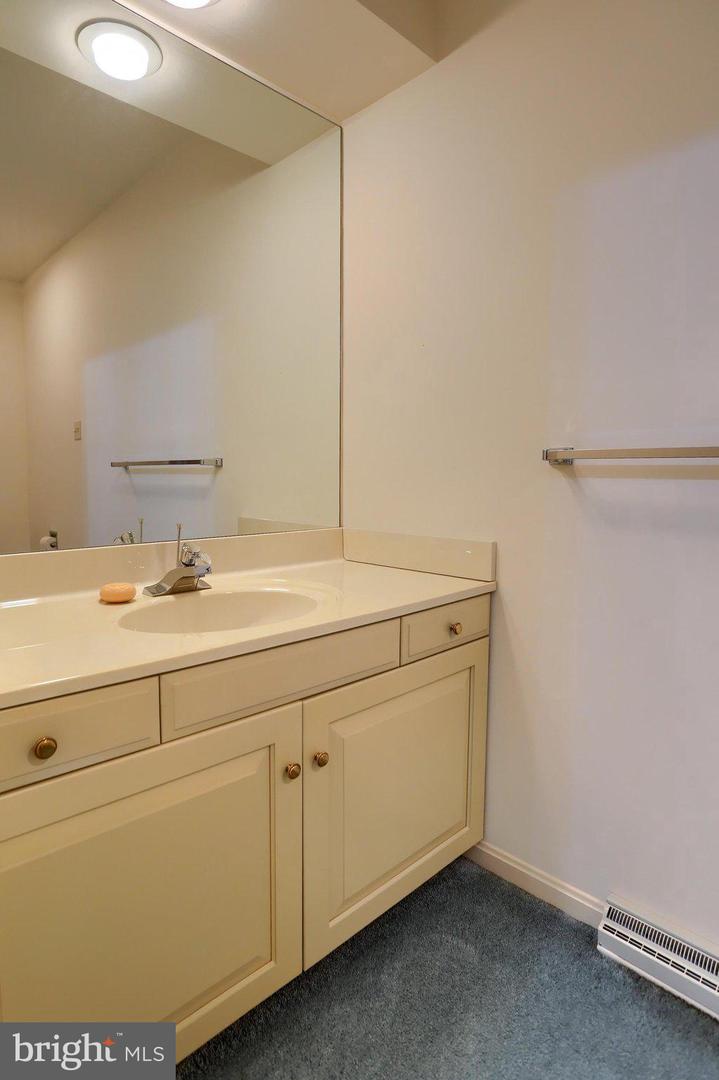 14 Kensington Sq Property Photo 23