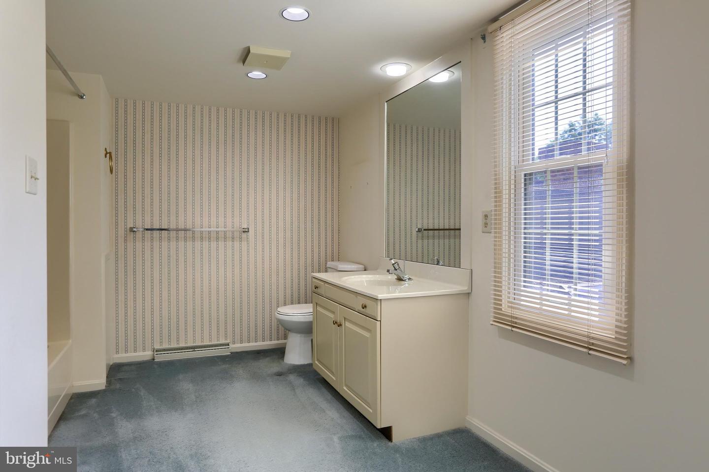 14 Kensington Sq Property Photo 28