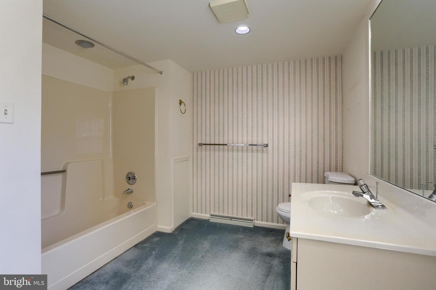 14 Kensington Sq Property Photo 29