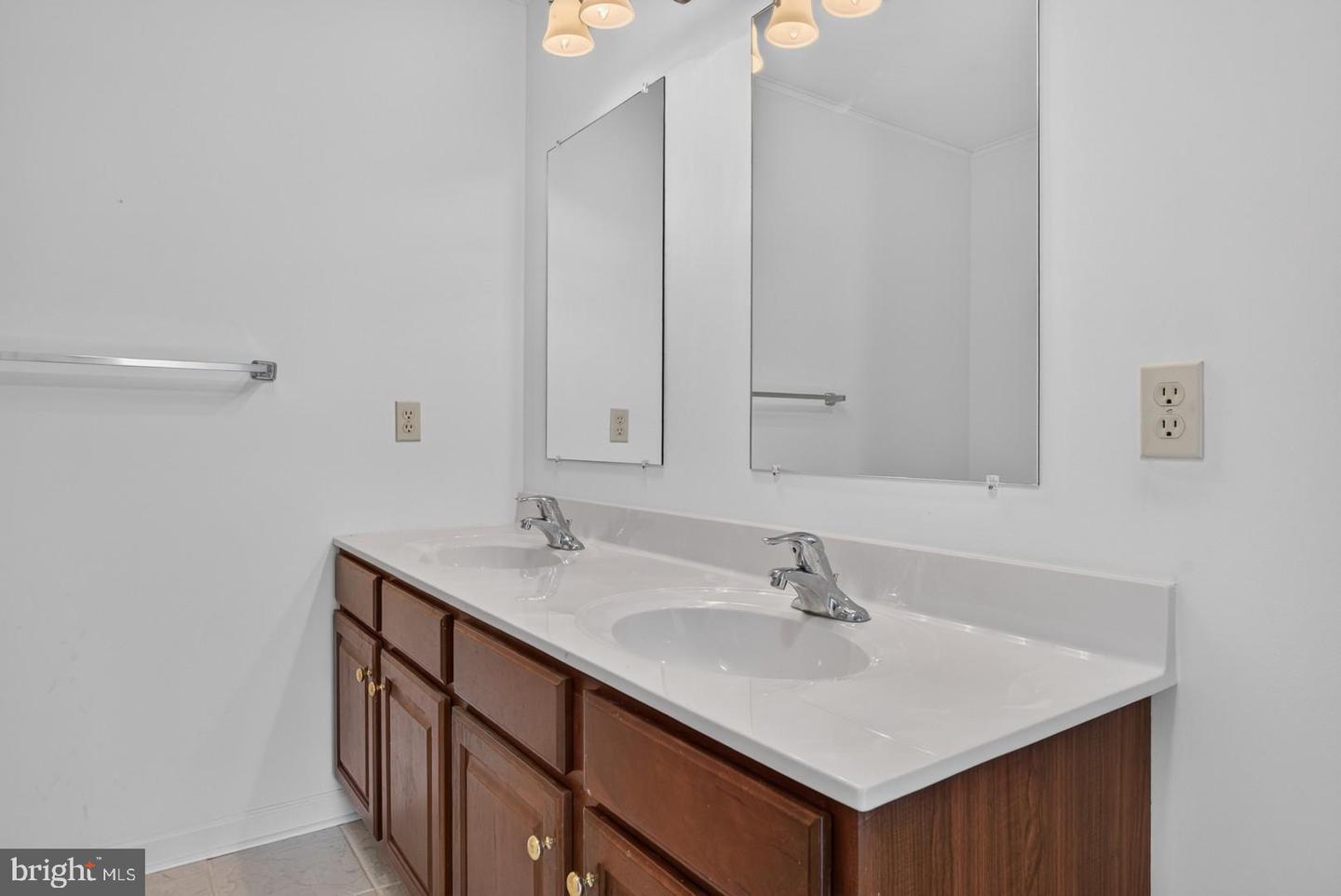 109 Sherman St Property Photo 24