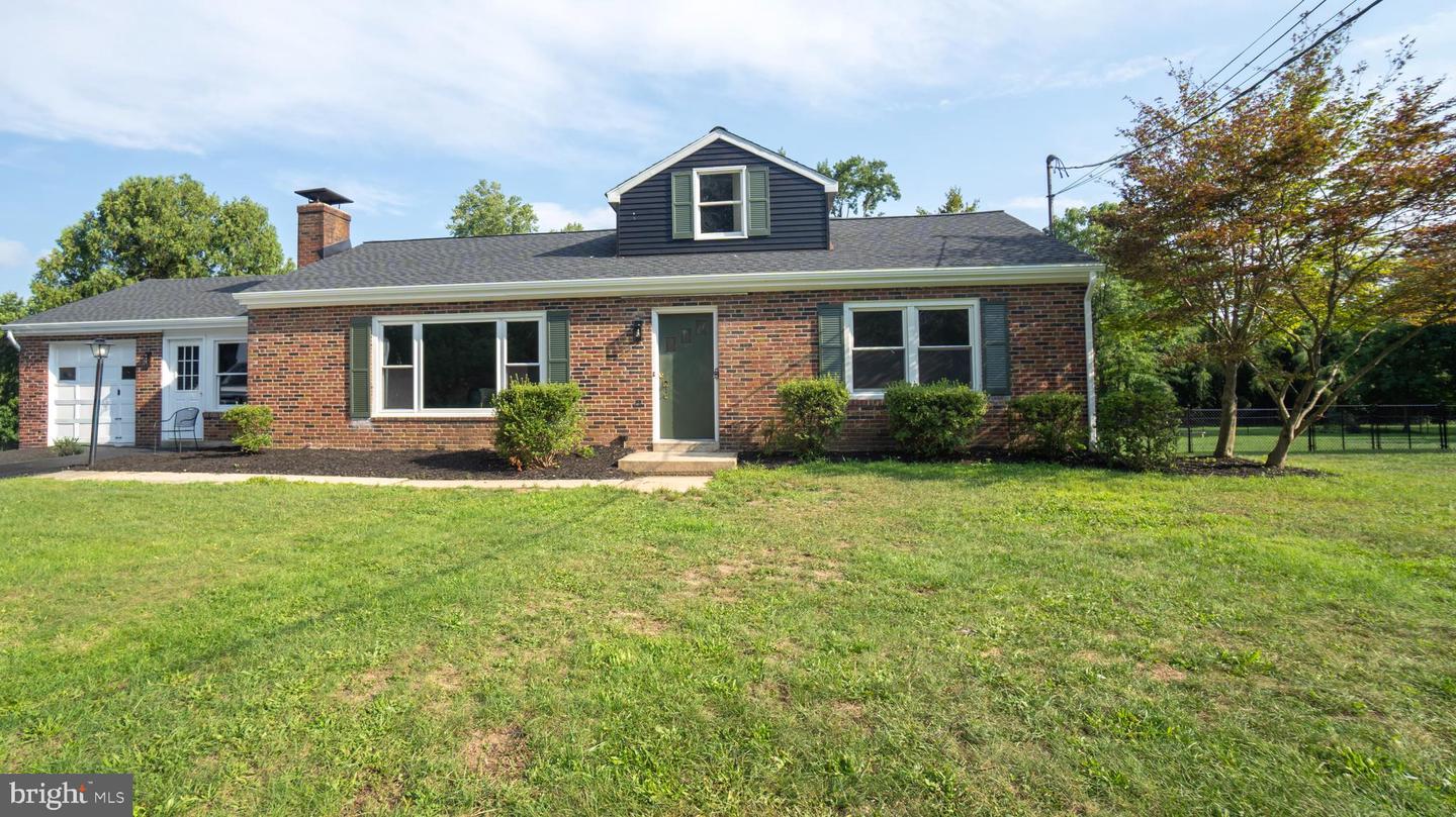 926 VALLEY RD