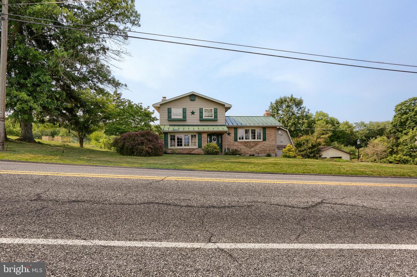 PACB2056302 Property Photo 5