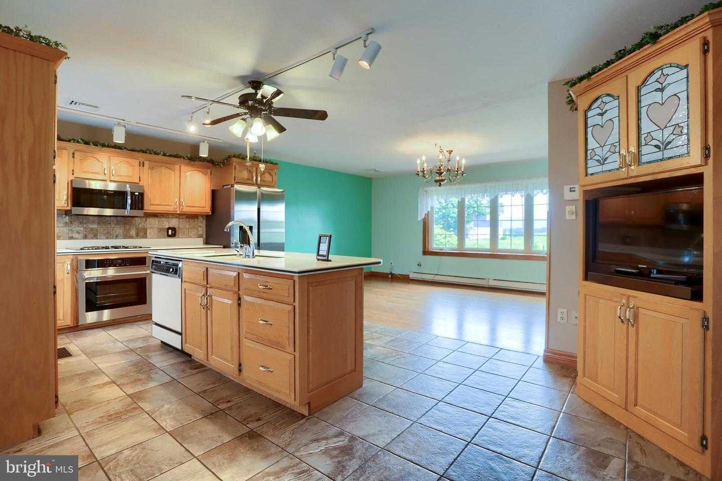 PACB2056302 Property Photo 16