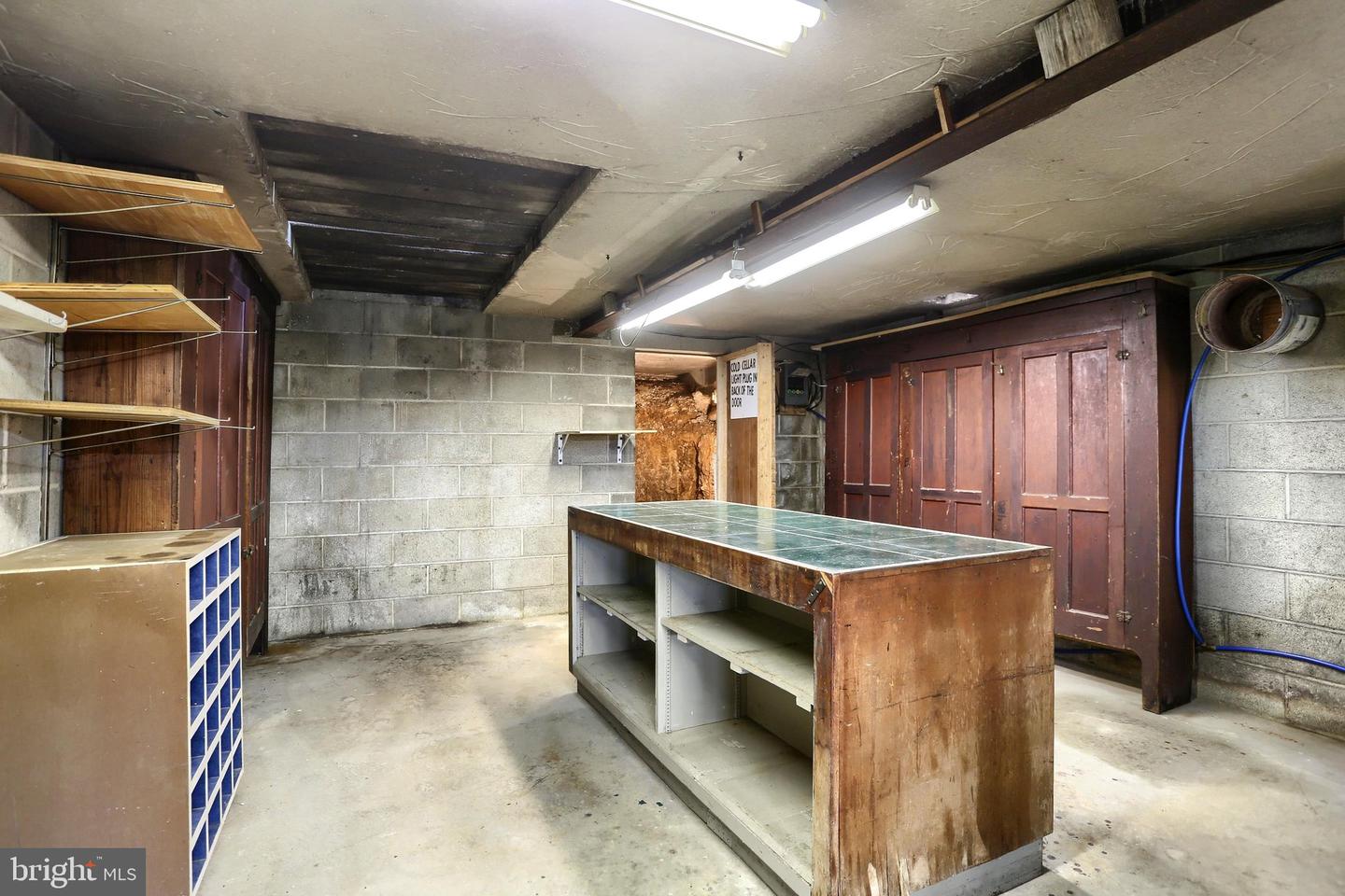 PACB2056302 Property Photo 32