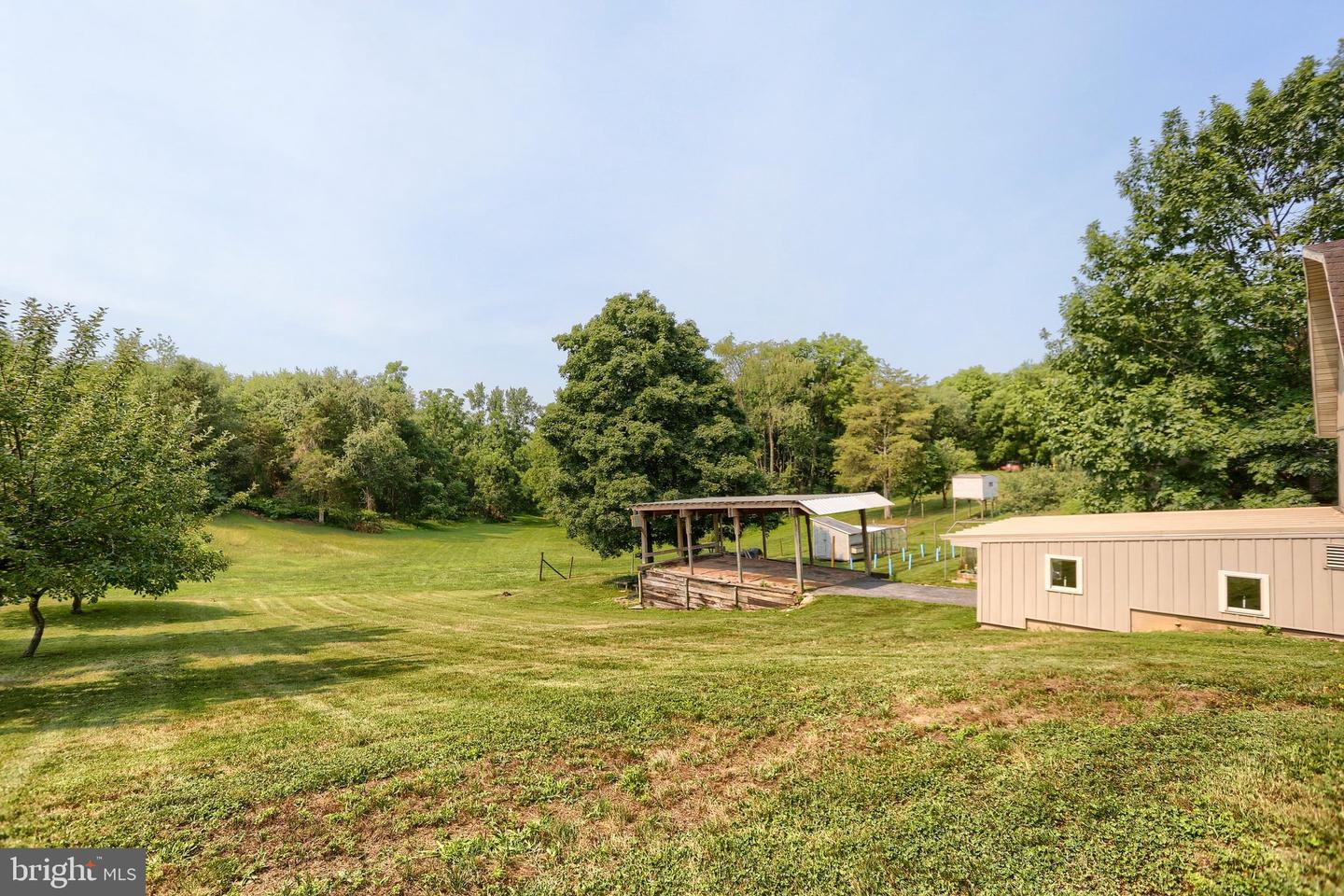 PACB2056302 Property Photo 44