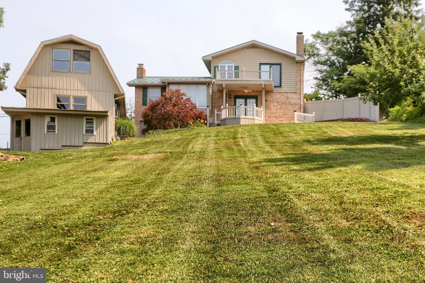 PACB2056302 Property Photo 47
