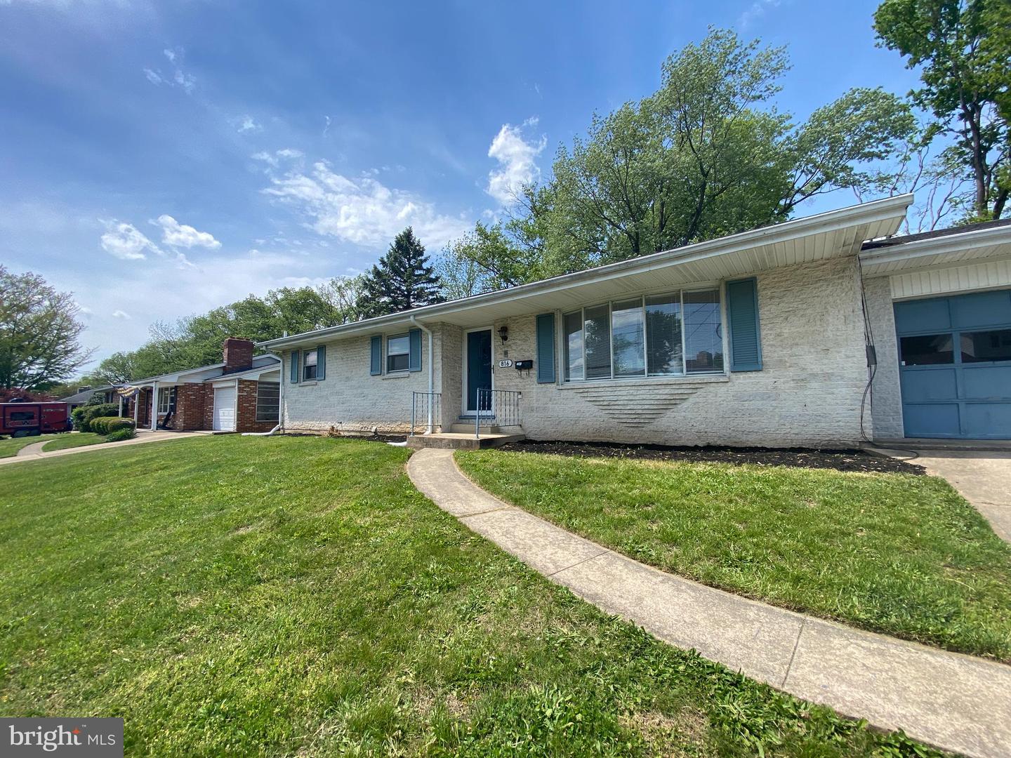 816 Gobin Dr Property Photo 2