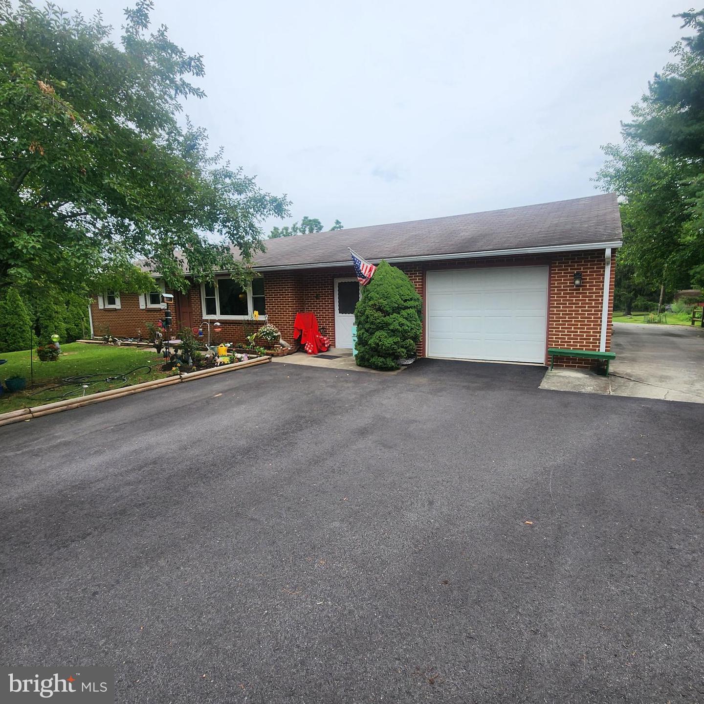 493 Criswell Drive Property Photo 1