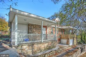 229 MIDWAY AVE Property Photo 1