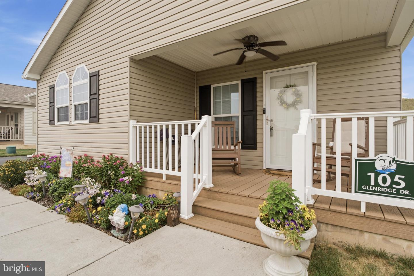 105 Glenridge Dr Property Photo 1