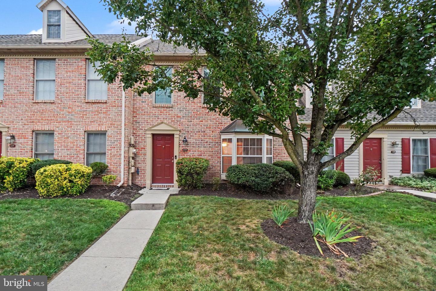 1233 TIMBER VIEW DR