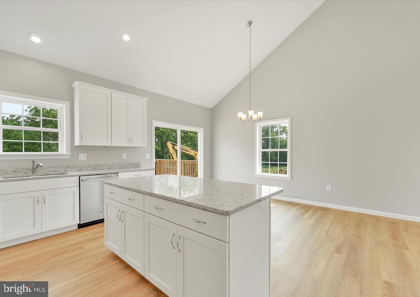 8 Lantern Ct Property Photo 7