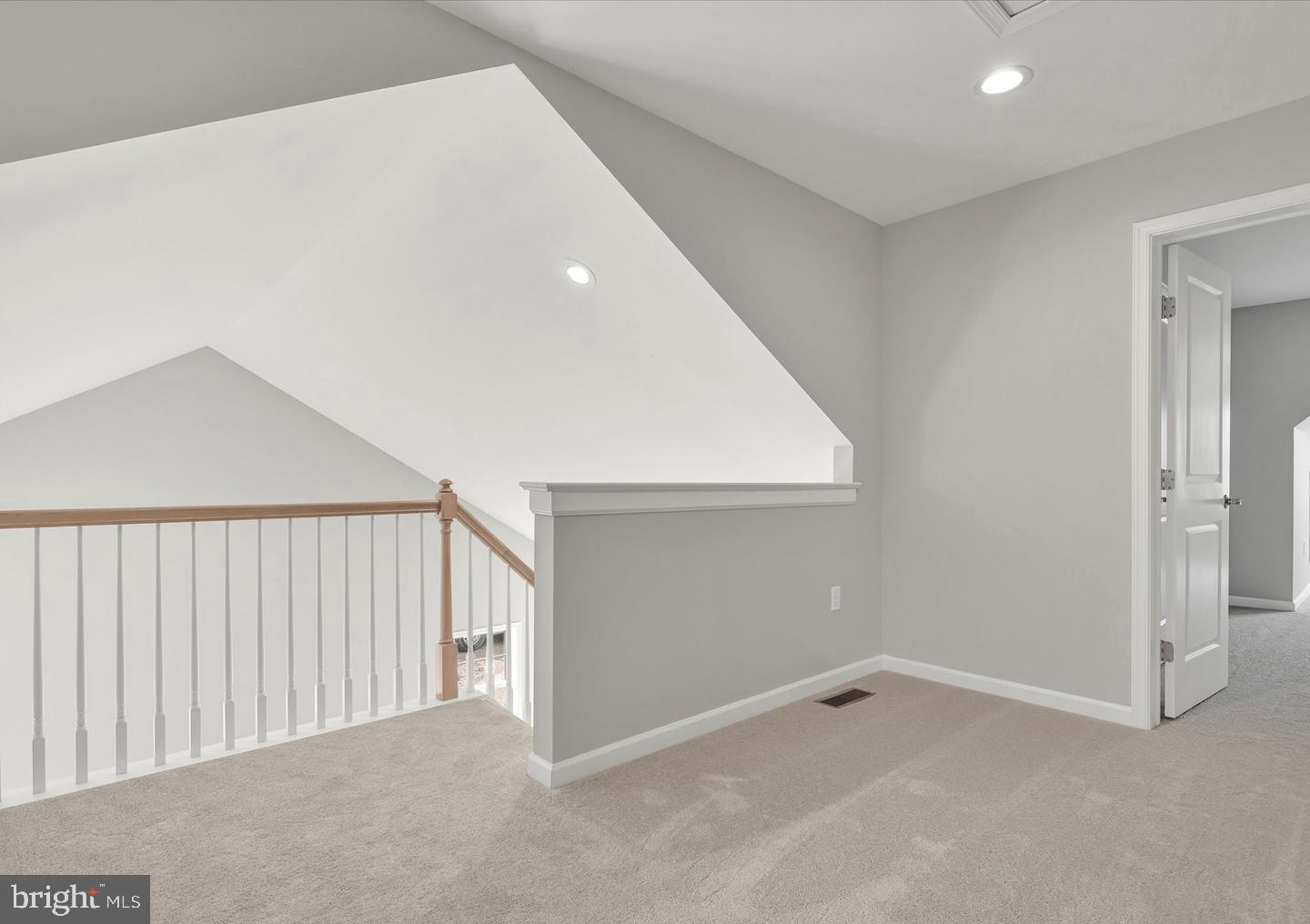 8 Lantern Ct Property Photo 14