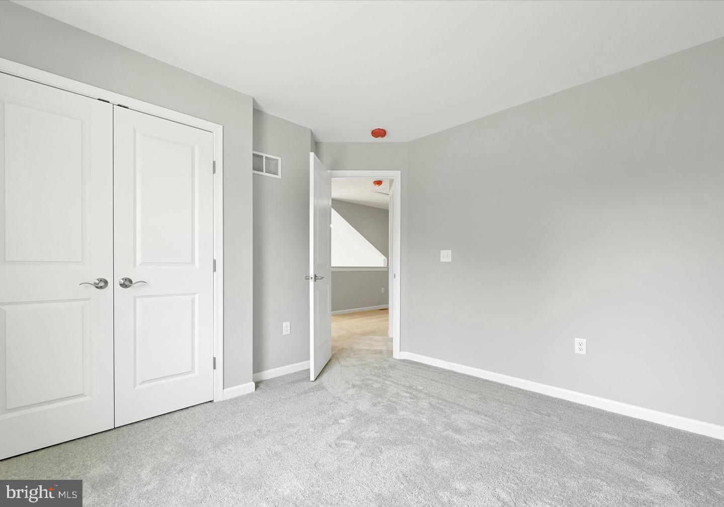 8 Lantern Ct Property Photo 18