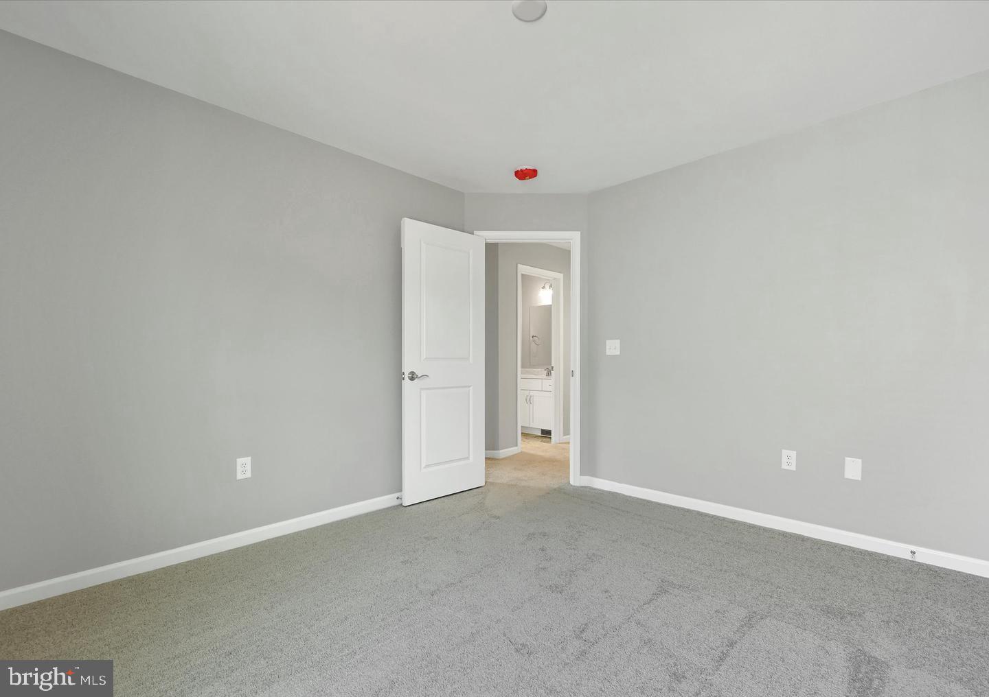 8 Lantern Ct Property Photo 20