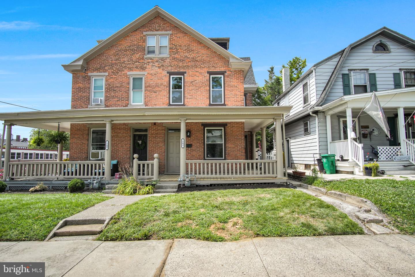 502 N COLLEGE ST Property Photo 1