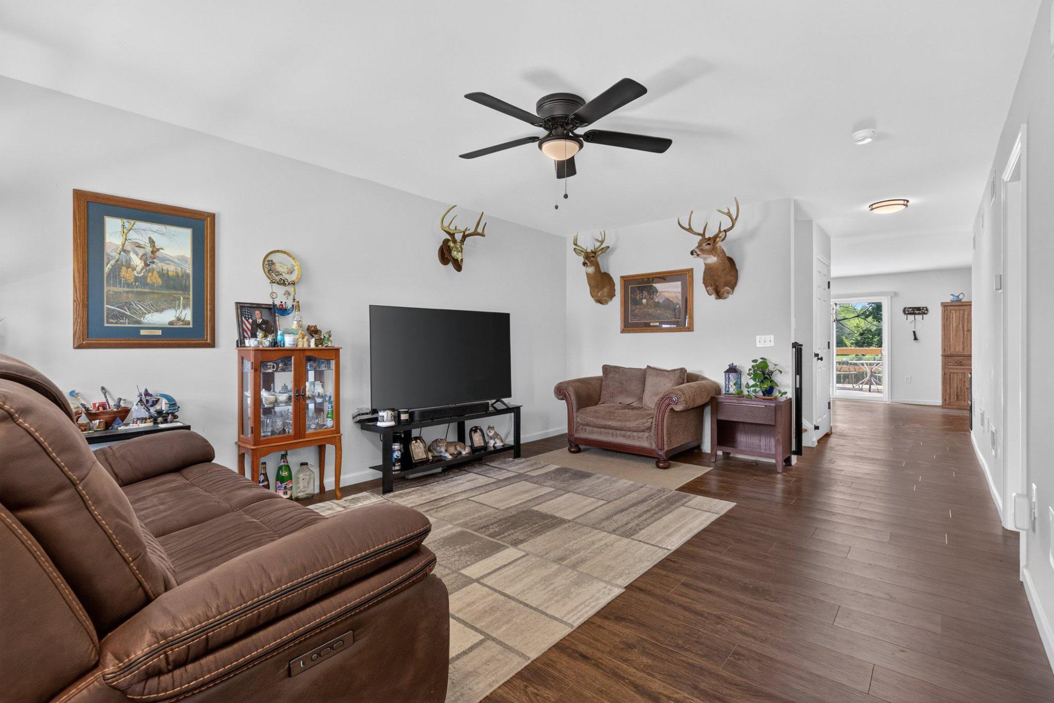 191 Greenview Dr Property Photo 4