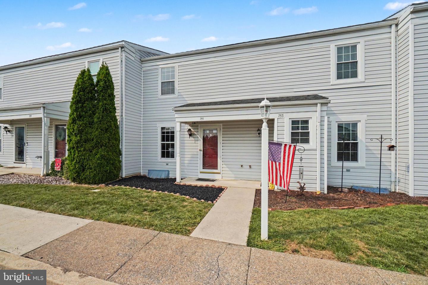 755 Old Silver Spring Rd Property Photo 1