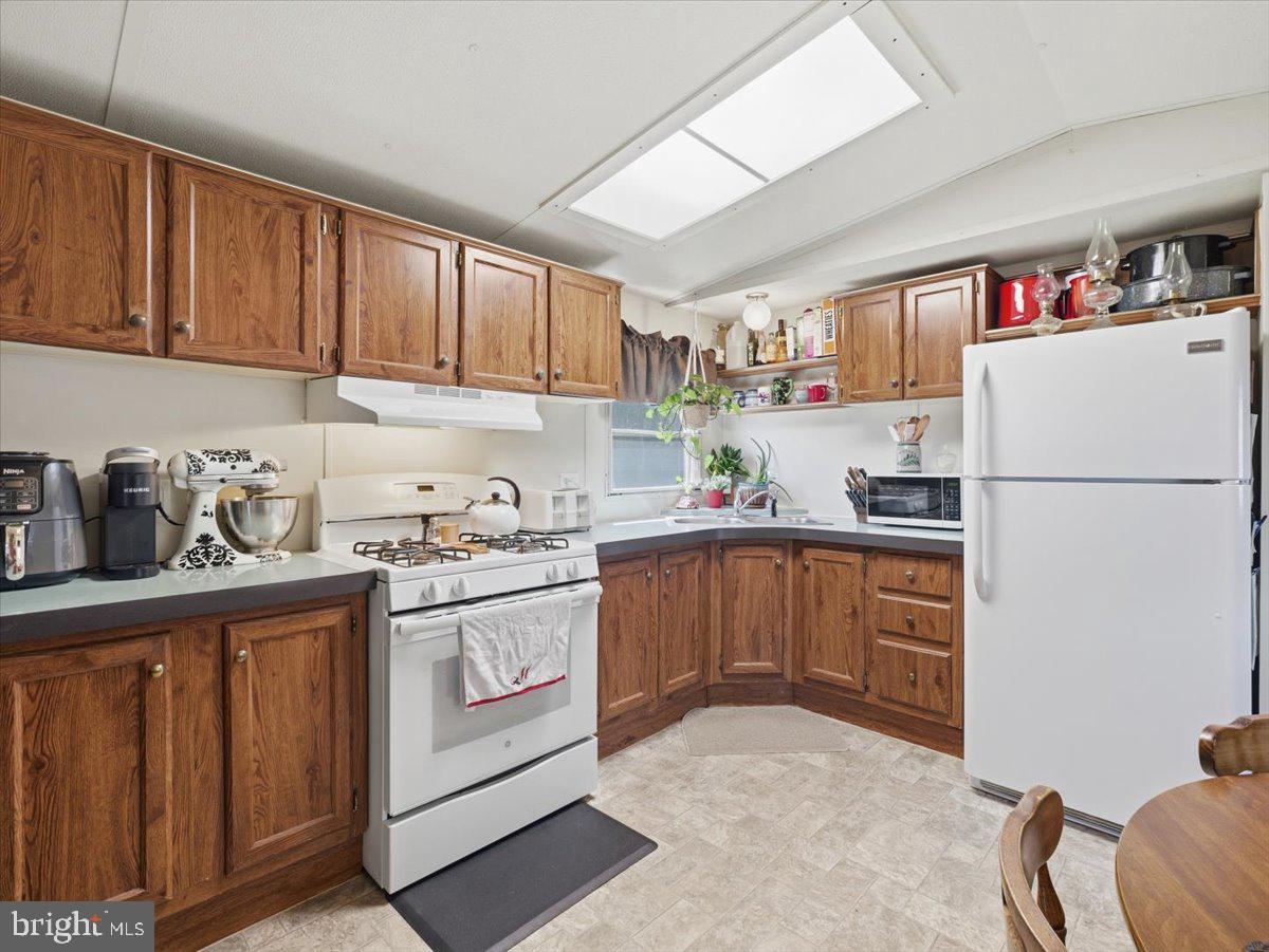 21 Robin Property Photo 18
