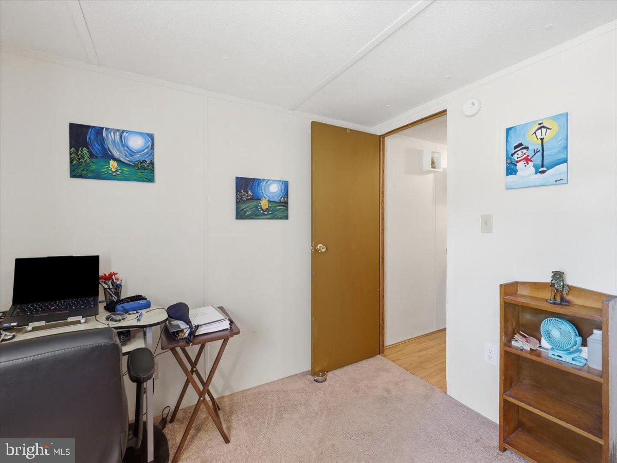 21 Robin Property Photo 23