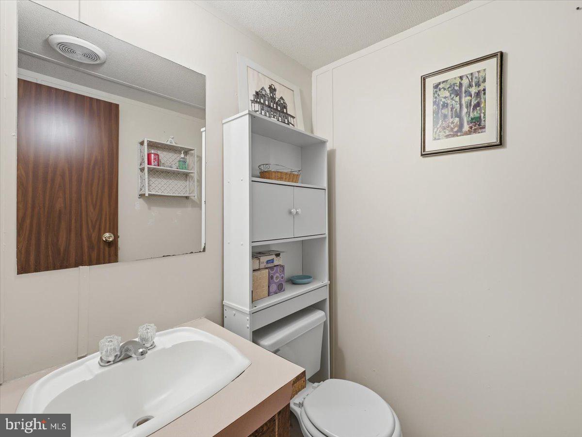 21 Robin Property Photo 25