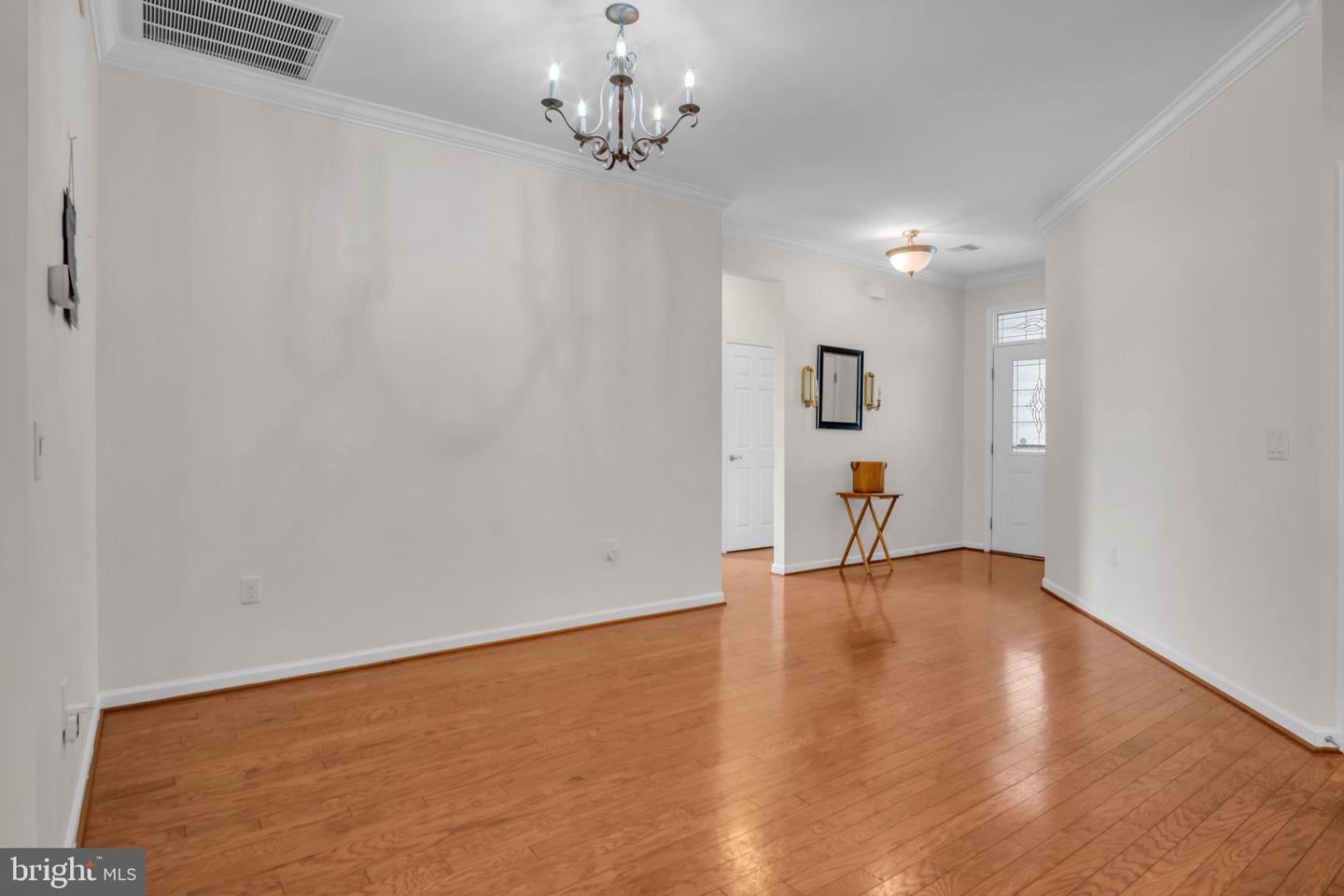 17 Settlers Dr Property Photo 5