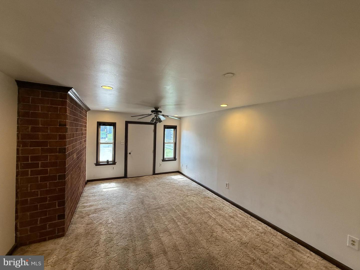 1300 Kelton Rd Property Photo 3