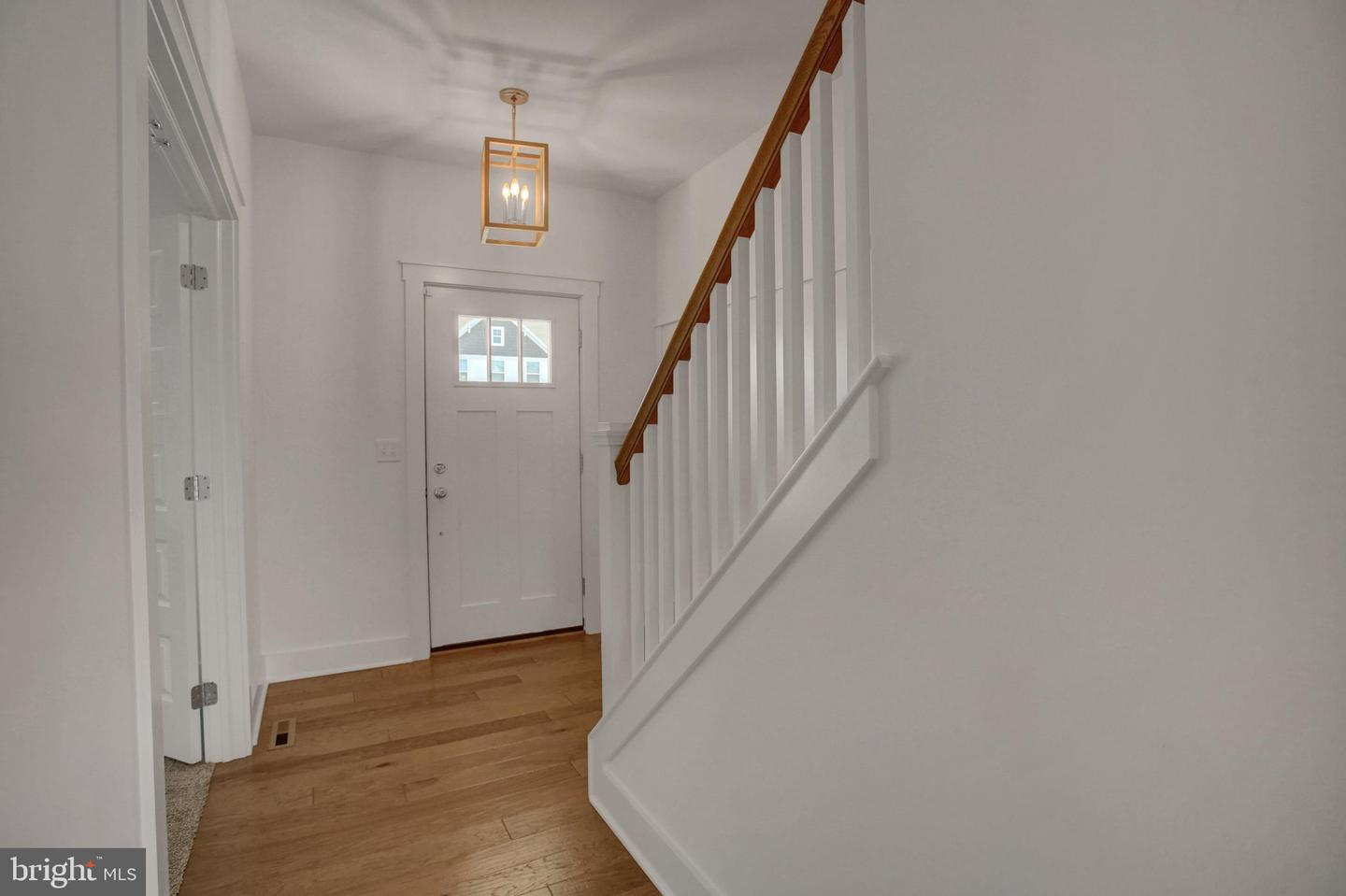 14 Danbury Dr Property Photo 5