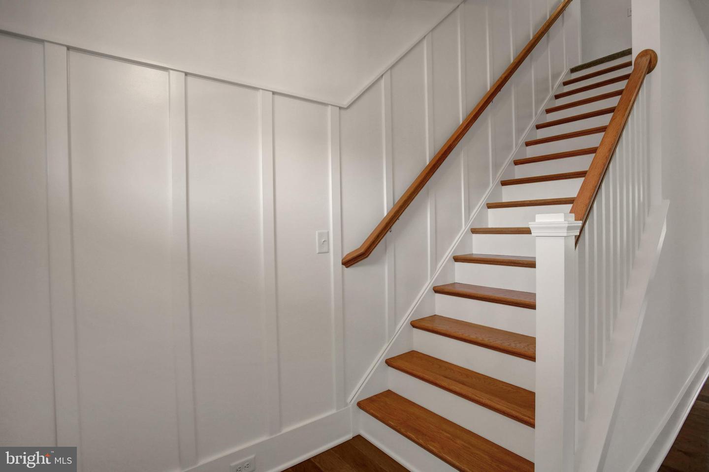 14 Danbury Dr Property Photo 6