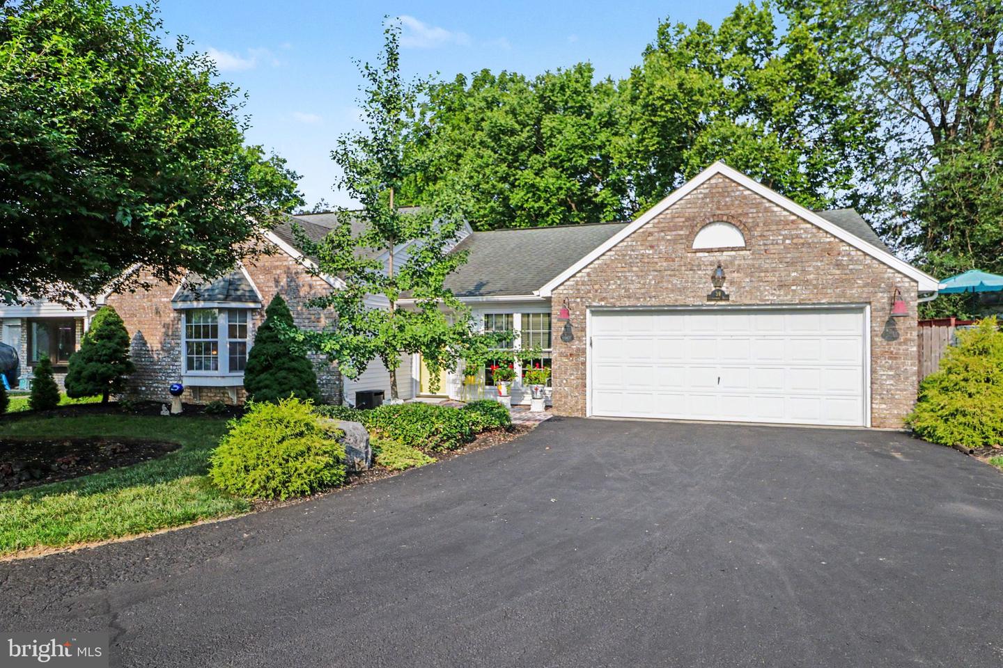 39 Greenspring Dr Property Photo 1