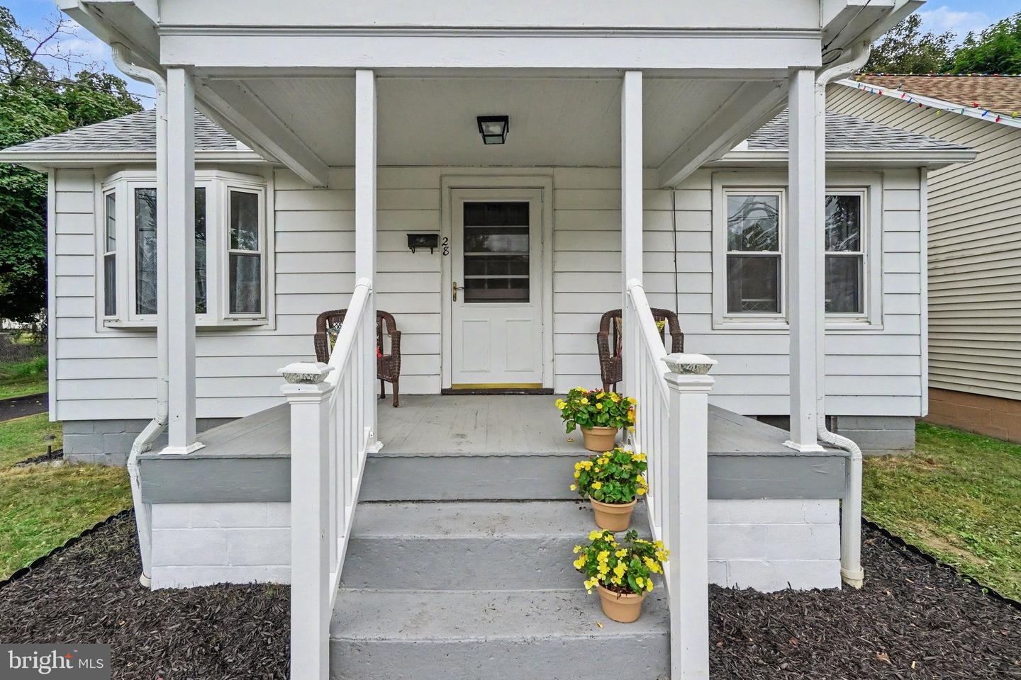 28 E Pine St Property Photo 2