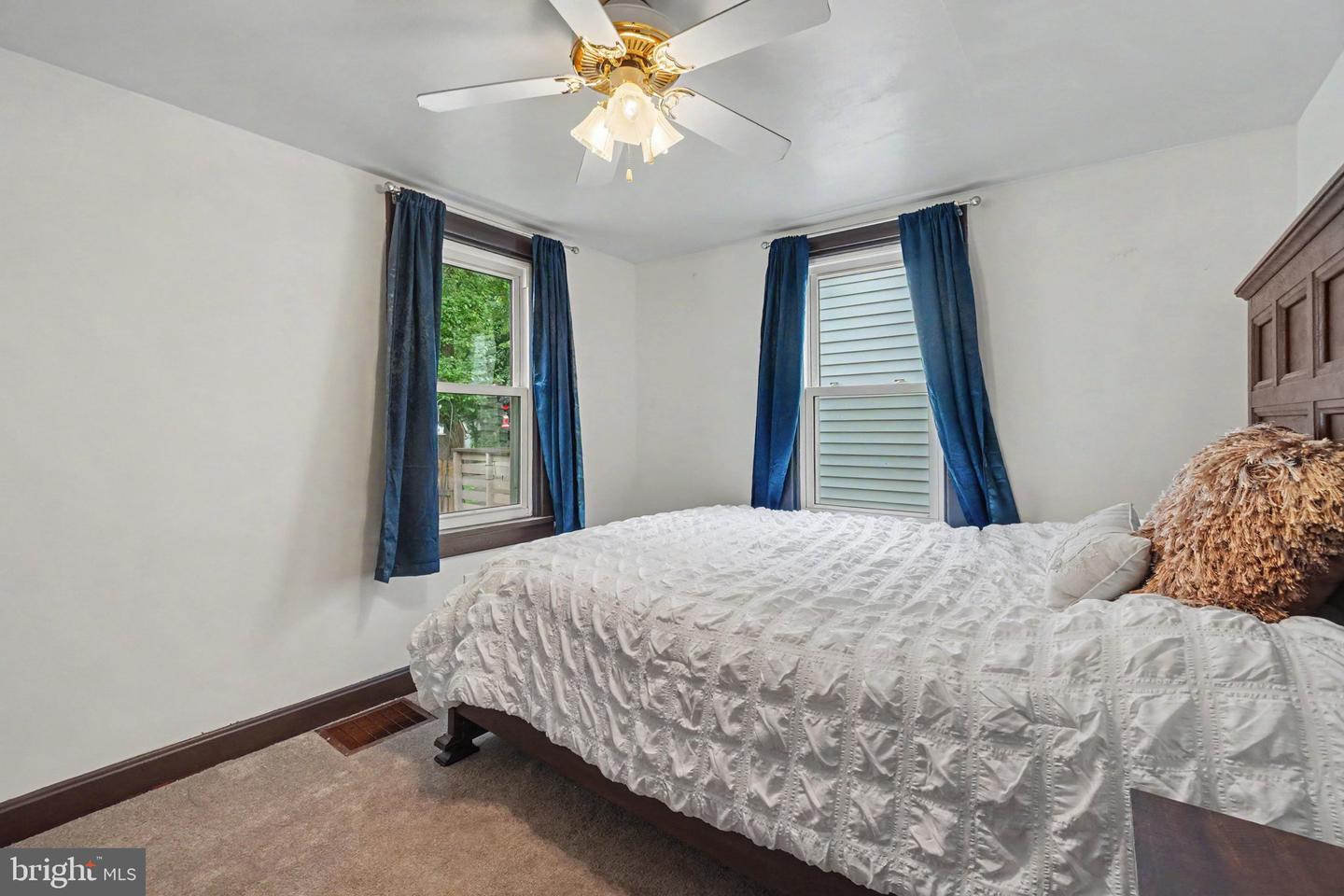 28 E Pine St Property Photo 14
