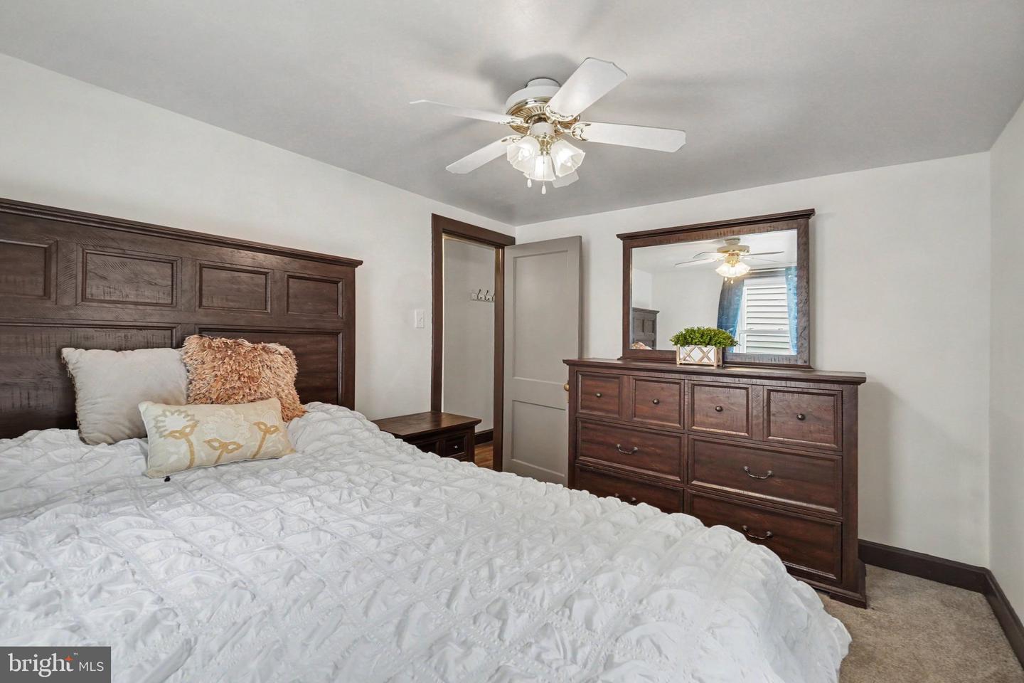 28 E Pine St Property Photo 15
