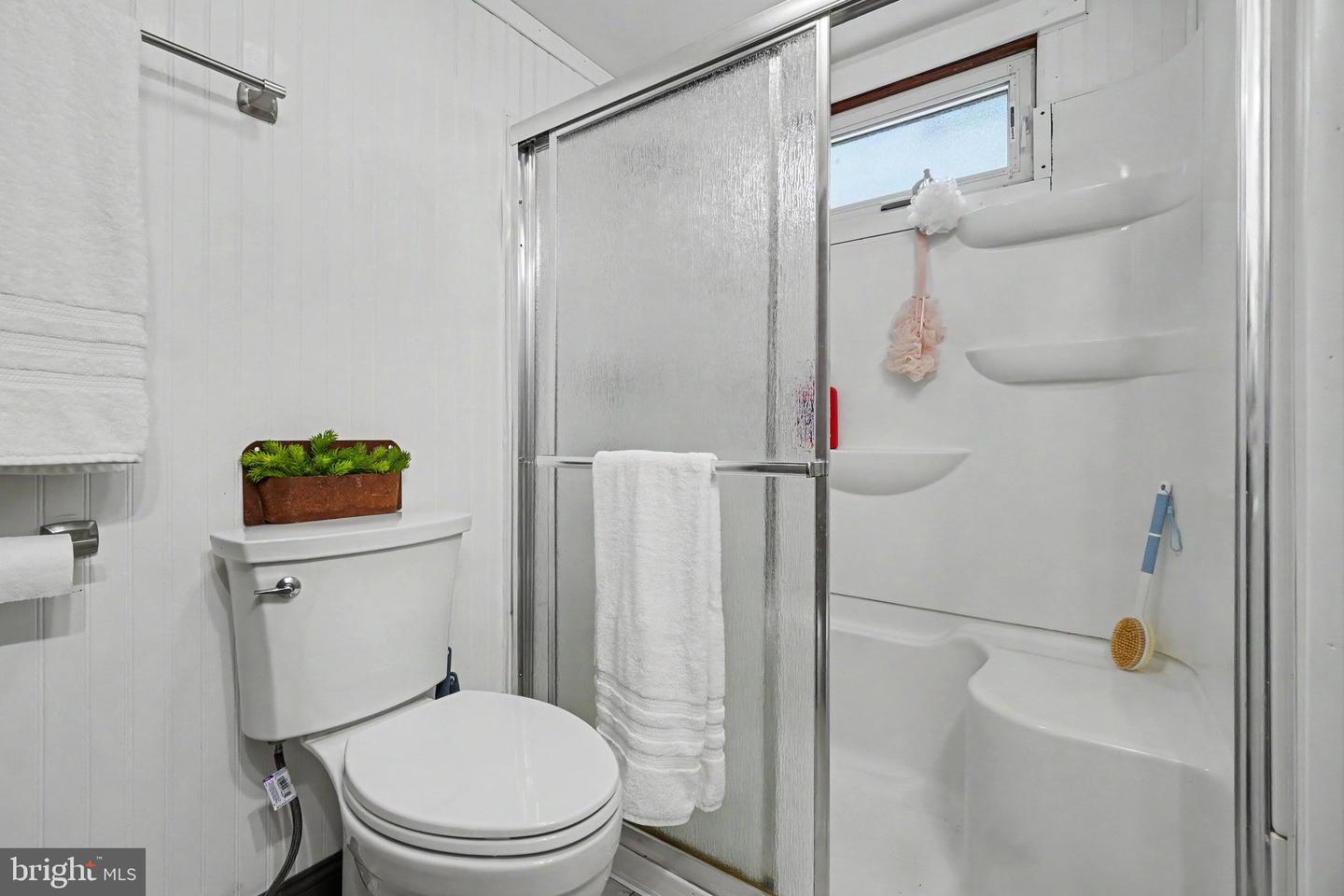 28 E Pine St Property Photo 16