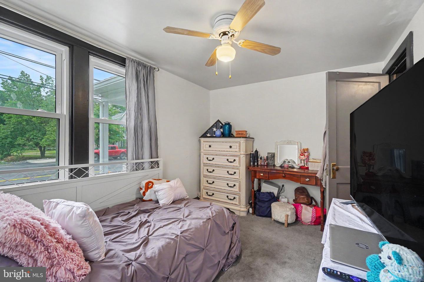 28 E Pine St Property Photo 18