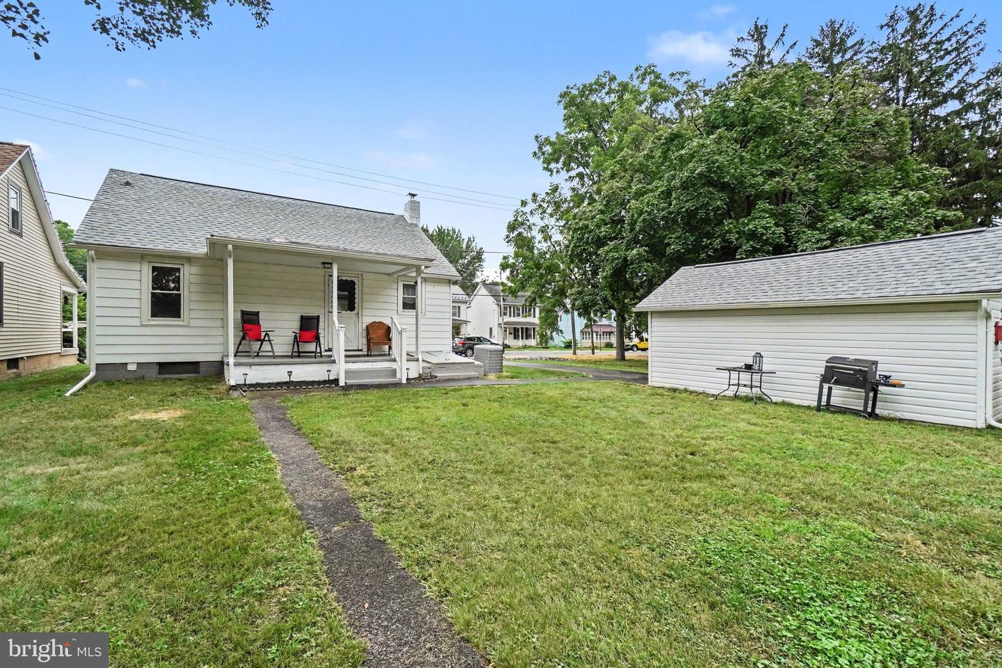 28 E Pine St Property Photo 24