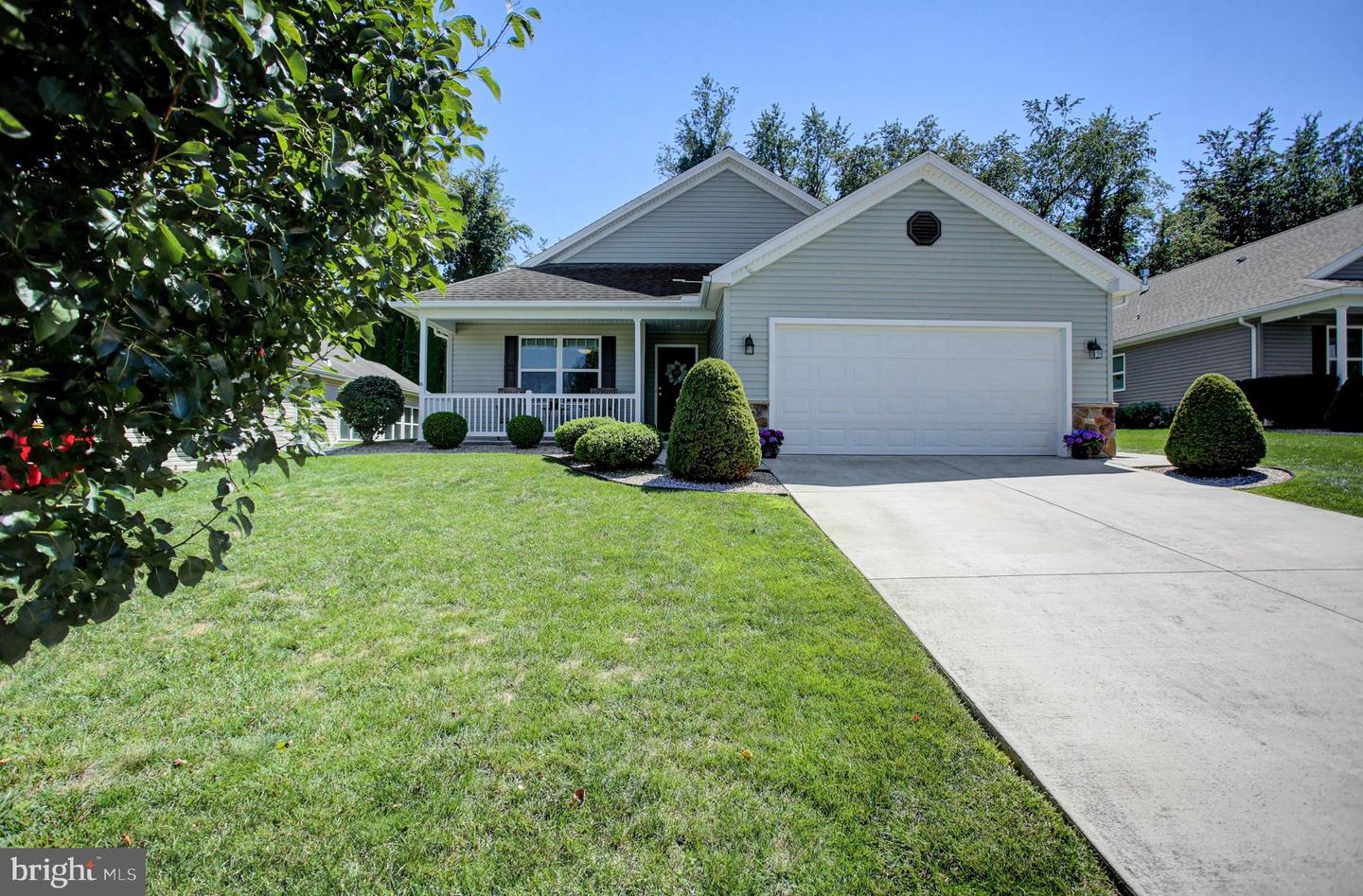 13 Colonial Ct Property Photo 2