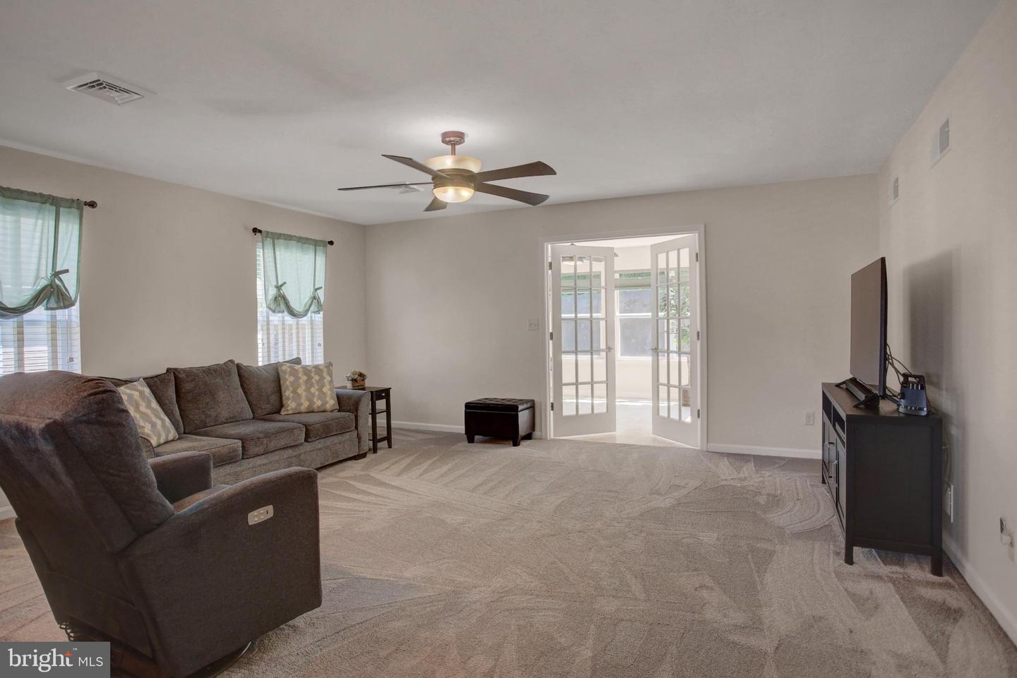 13 Colonial Ct Property Photo 19