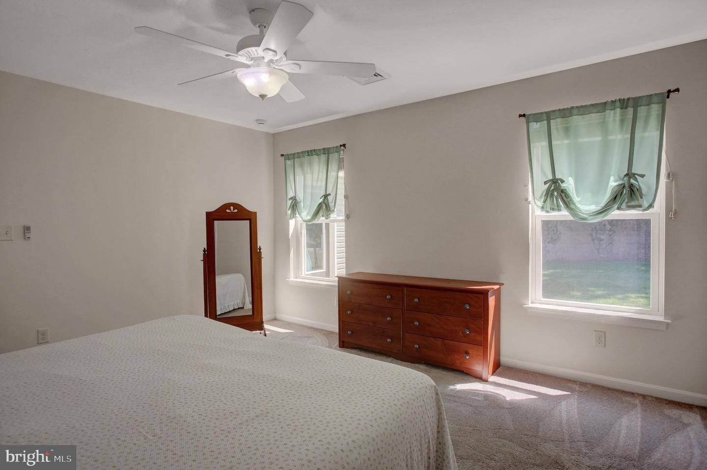 13 Colonial Ct Property Photo 23