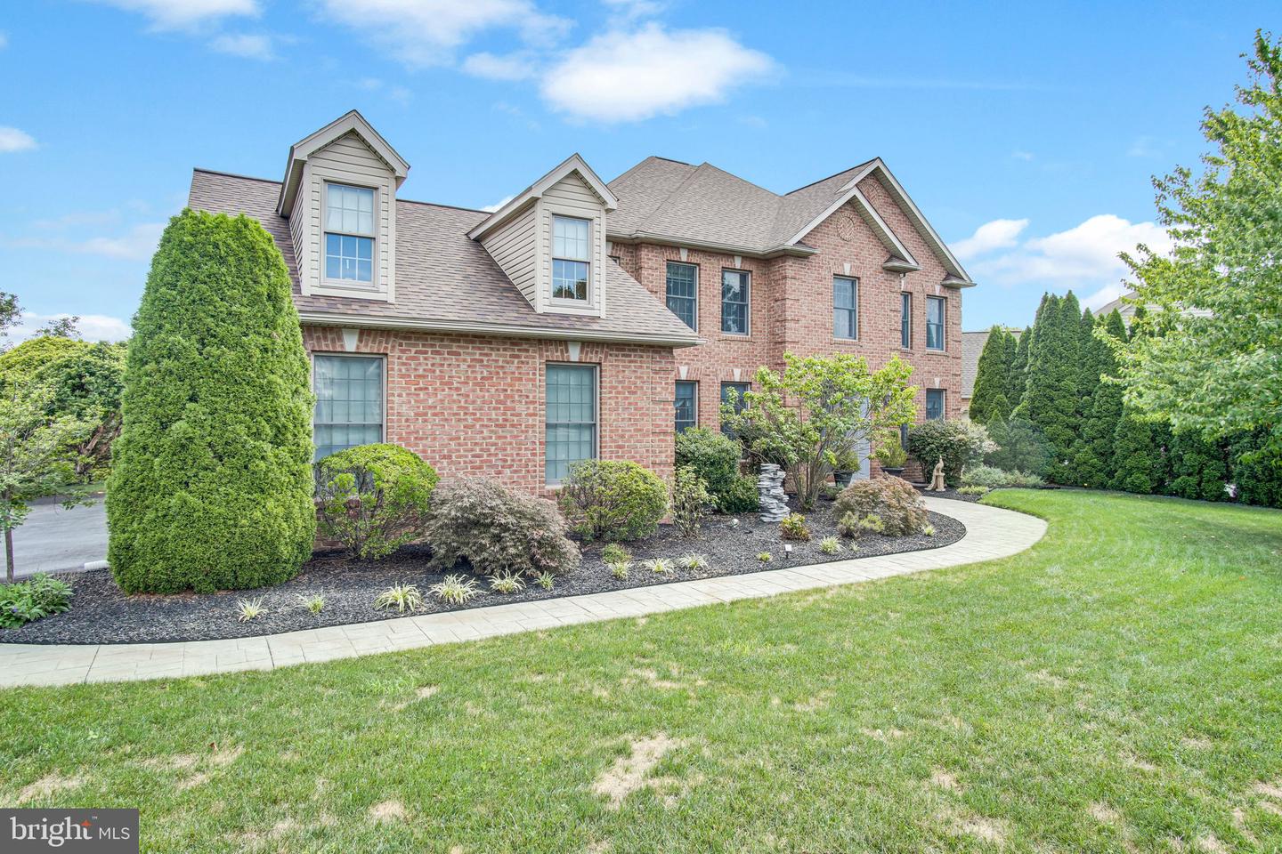 810 Crooked Stick Dr Property Photo 2