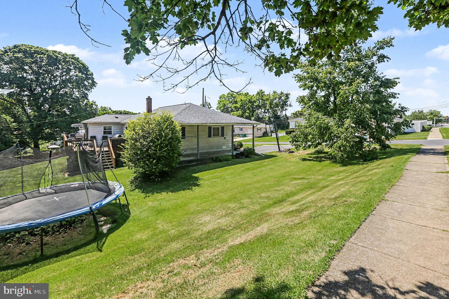 2 Hunter Ln Property Photo 28
